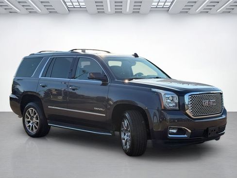 Used 2017 GMC Yukon Denali AWD/4WD image 3