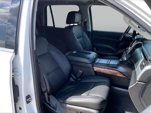 Used 2019 Chevrolet Tahoe Premier RWD image 9