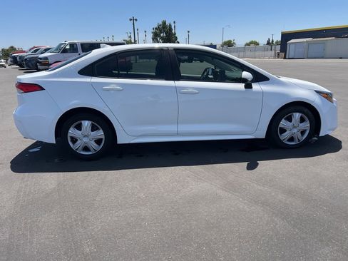 Used 2023 Toyota Corolla LE FWD image 4