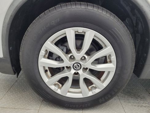 Used 2019 Nissan Rogue SV FWD image 31