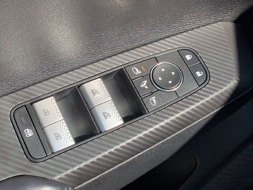 Used 2025 Mitsubishi Outlander SE AWD/4WD image 13