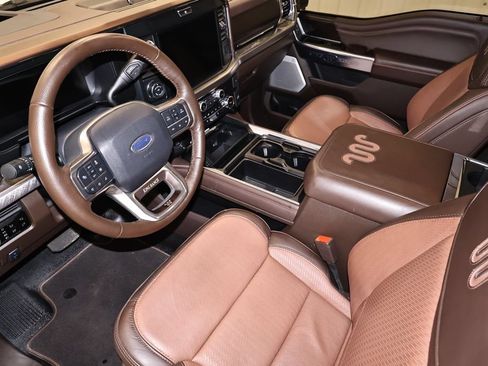 Certified 2025 Ford F250 King Ranch AWD/4WD image 38