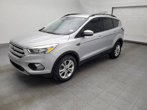 Used 2018 Ford Escape SE w/ SE Sync 3 Package image 2