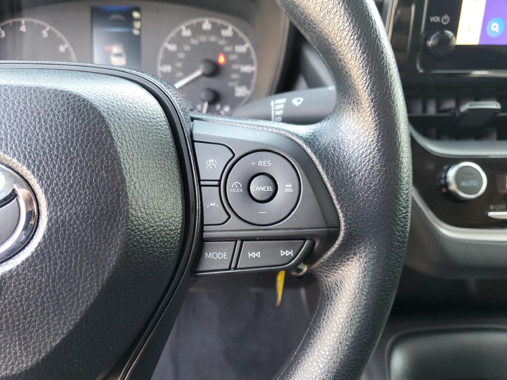 Used 2025 Toyota Corolla LE FWD image 26