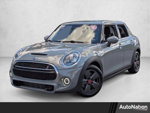 Used 2021 MINI Cooper S image 1