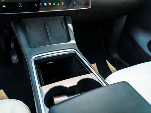 Used 2023 Tesla Model Y AWD image 12