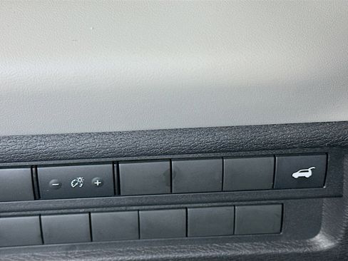 Used 2024 Mitsubishi Outlander SEL image 17