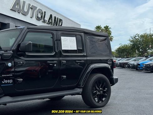 Used 2023 Jeep Wrangler Unlimited Sahara AWD/4WD image 3