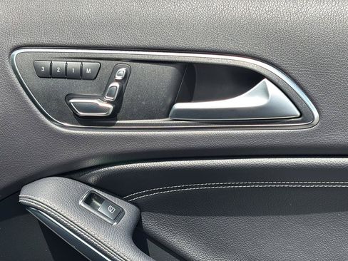 Used 2018 Mercedes-Benz GLA 250 4MATIC image 34