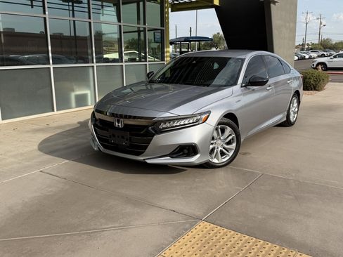 Used 2022 Honda Accord Sport image 2