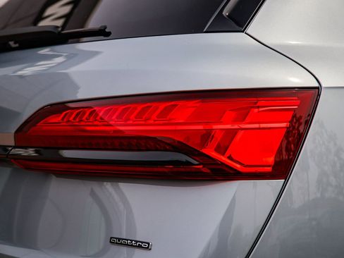 Certified 2025 Audi Q7 3.0T Premium Plus w/ Premium Plus Package image 9