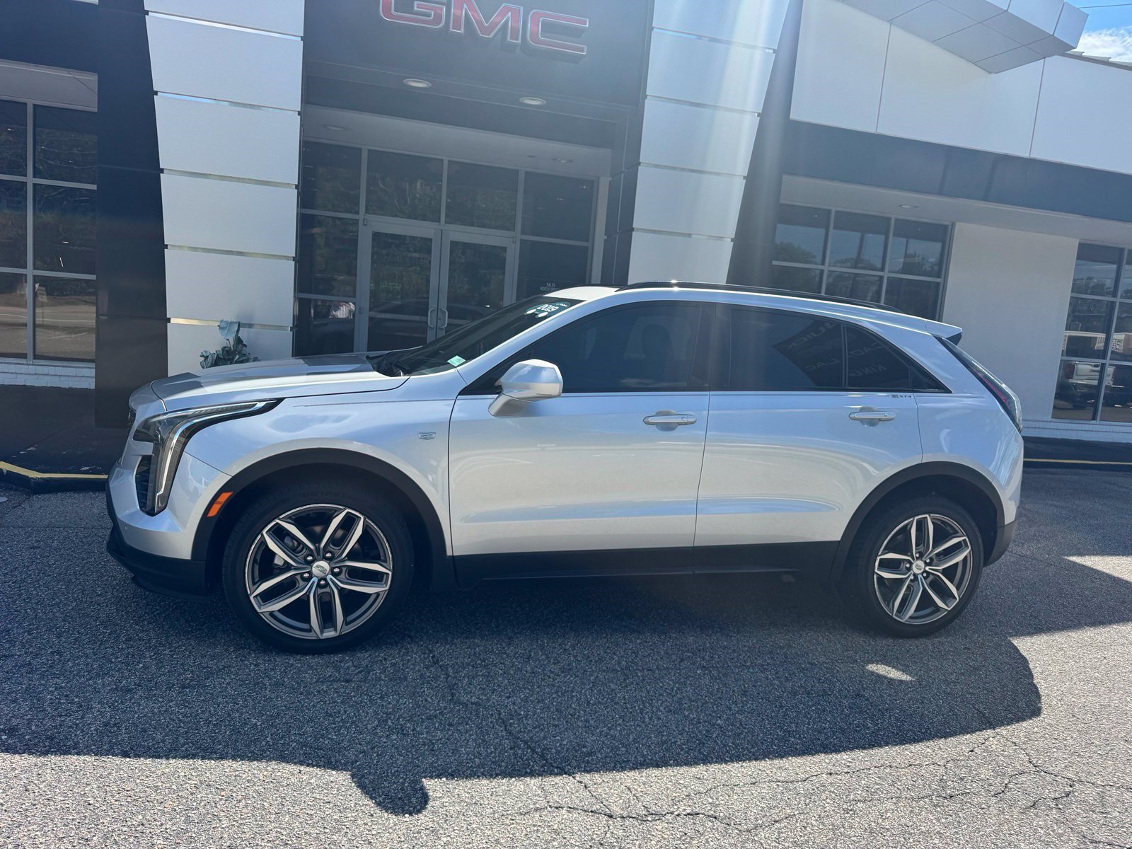 Certified 2019 Cadillac XT4 Sport w/ Cold Weather Package FWD image 3