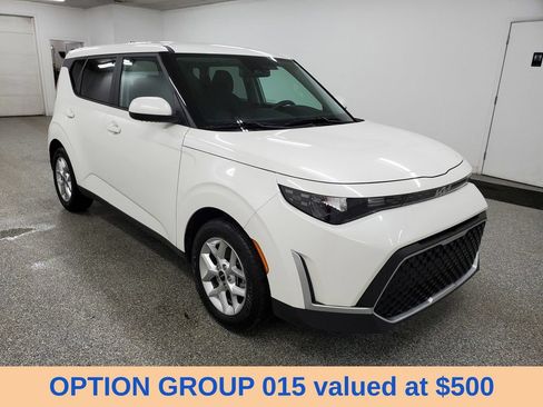 Used 2024 Kia Soul LX w/ Option Group 015 FWD image 3