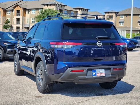 New 2025 Nissan Pathfinder SV w/ Black Appearance Package image 4
