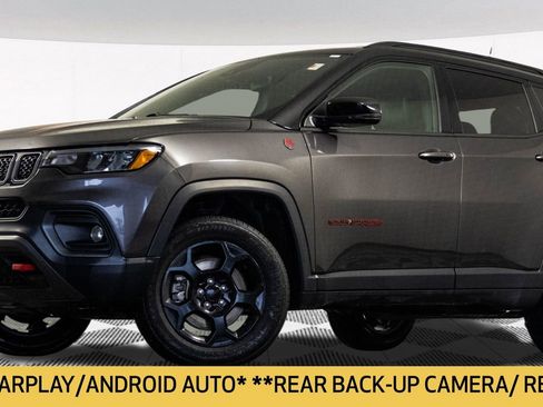 Used 2024 Jeep Compass Trailhawk AWD/4WD image 2