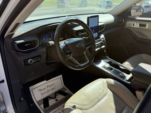 Used 2022 Ford Explorer Platinum w/ Equipment Group 601A image 10