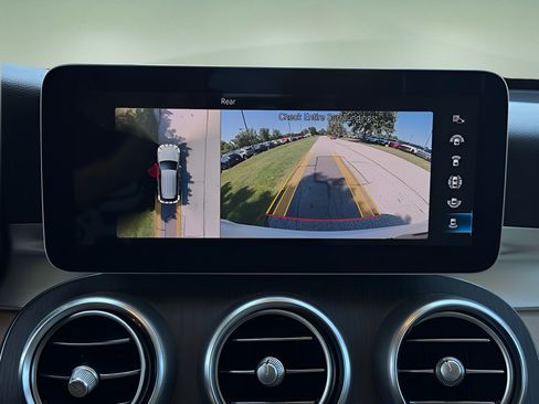Used 2020 Mercedes-Benz GLC 300 4MATIC image 29