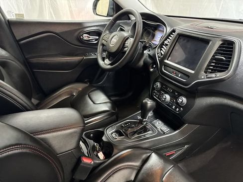 Used 2022 Jeep Cherokee Trailhawk w/ Comfort/Convenience Group AWD/4WD image 27