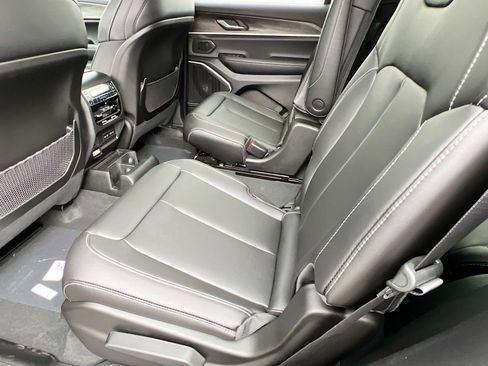 New 2026 Jeep Grand Cherokee L Limited w/ Limited Altitude Package AWD/4WD image 5