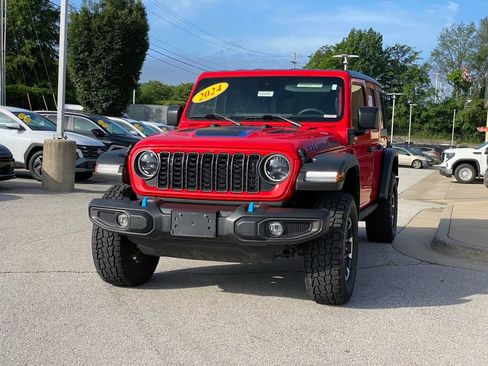 Used 2024 Jeep Wrangler Unlimited Rubicon 4xe AWD/4WD image 3