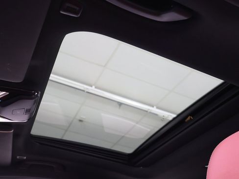 Used 2023 BMW 330i xDrive Sedan w/ M Sport Package image 22