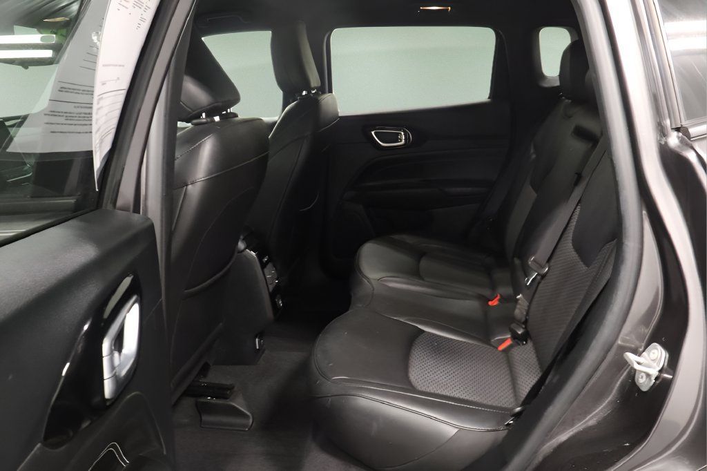 Certified 2022 Jeep Compass Latitude AWD/4WD image 15