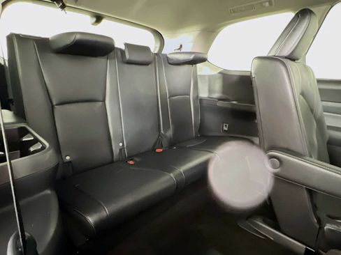 Used 2024 Toyota Grand Highlander AWD image 28