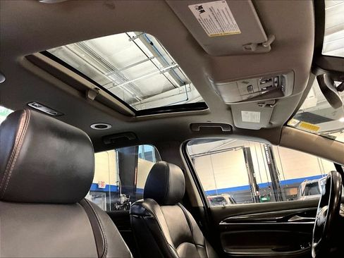 Used 2018 Buick Enclave Essence AWD/4WD image 23