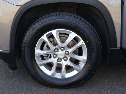 Used 2018 Chevrolet Traverse LT image 37