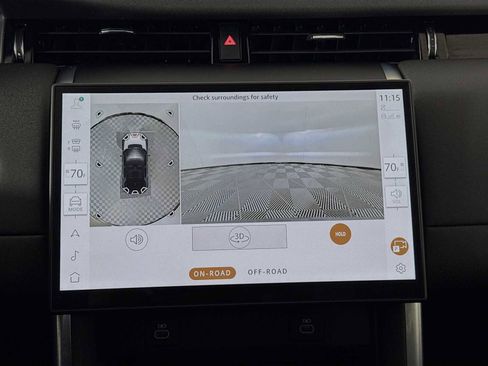 Used 2024 Land Rover Discovery Sport S image 16