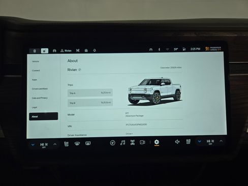 Used 2023 Rivian R1T Adventure image 27