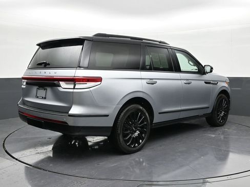 Used 2023 Lincoln Navigator Black Label AWD/4WD image 3