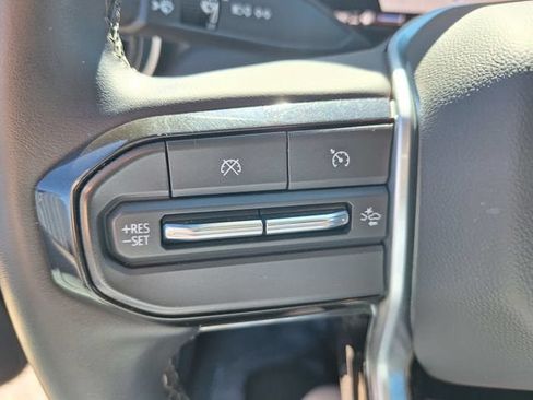 Used 2024 Chevrolet Colorado LT w/ LT Convenience Package II AWD/4WD image 20
