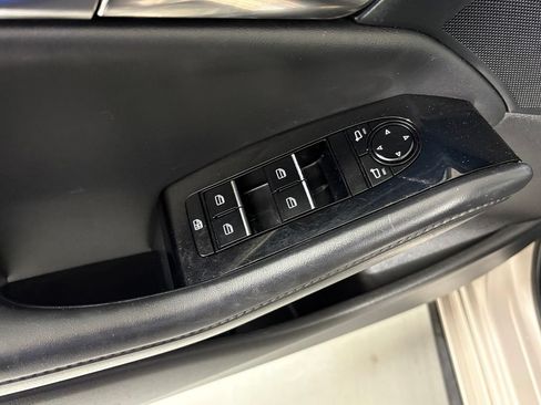 Used 2024 MAZDA MAZDA3 s FWD image 14