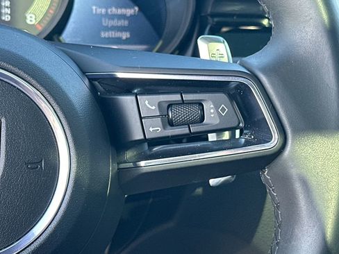 Used 2022 Porsche Macan Base image 26