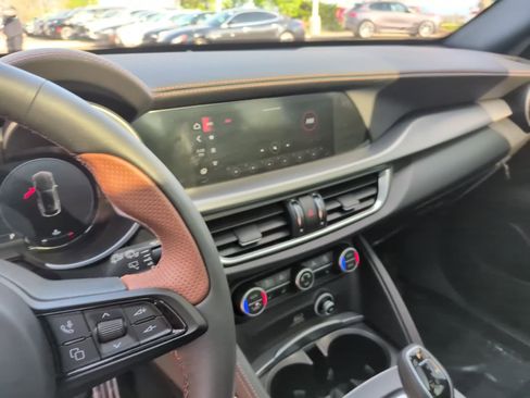 Used 2025 Alfa Romeo Stelvio Sprint AWD/4WD image 26