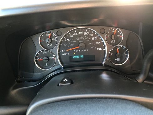 Used 2024 Chevrolet Express 2500 w/ Driver Convenience Package image 32