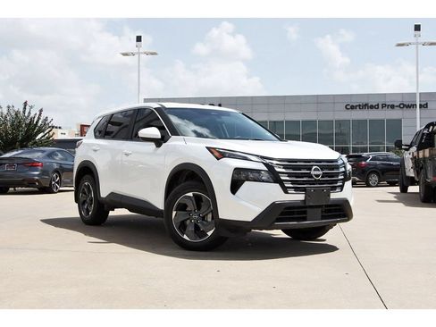 Used 2024 Nissan Rogue SV AWD/4WD image 1