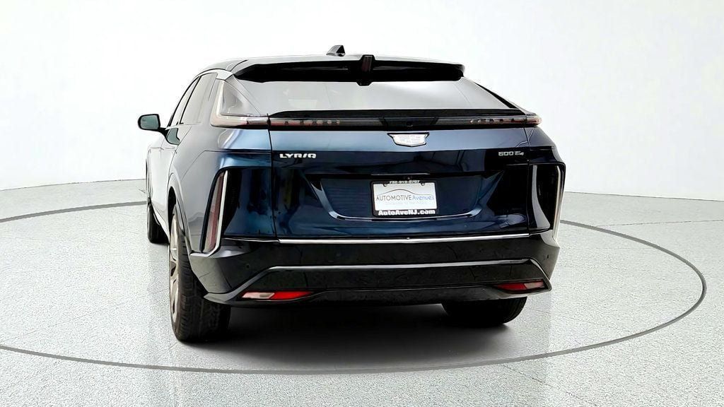 Used 2025 Cadillac Lyriq Luxury w/ LPO, Floor Liner Package AWD/4WD image 6