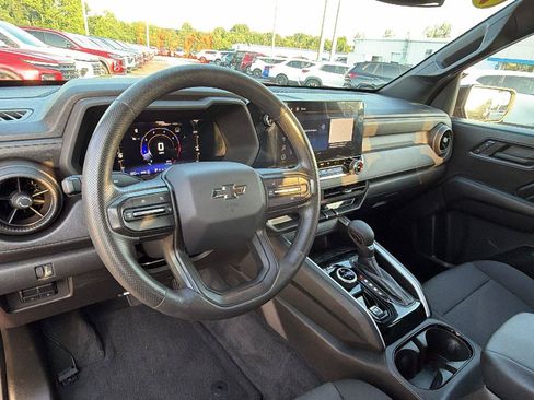 Used 2023 Chevrolet Colorado Trail Boss w/ Advanced Trailering Package AWD/4WD image 3