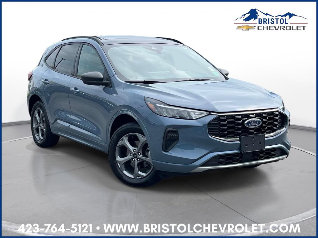 Used 2024 Ford Escape ST-Line w/ Tech Pack #1 AWD/4WD image 1