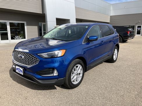 Used 2024 Ford Edge SEL w/ Convenience Package AWD/4WD image 2