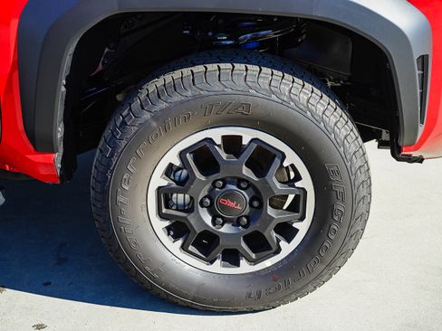 New 2025 Toyota Tacoma TRD Off-Road image 10