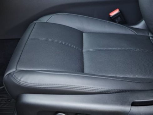 New 2026 Land Rover Range Rover Velar S image 26