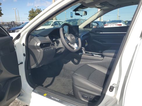 New 2025 Nissan Altima 2.5 SL image 8