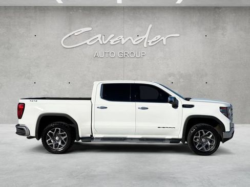 Used 2022 GMC Sierra 1500 SLT w/ SLT Convenience Package image 17