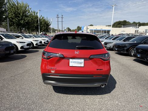 New 2026 Honda HR-V Sport image 9