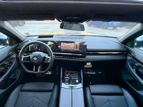 Used 2026 BMW 530i w/ M Sport Package RWD image 15