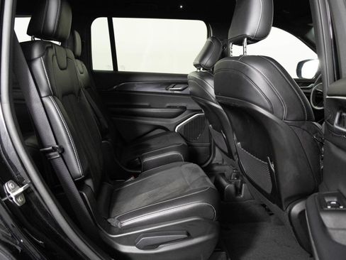 Used 2021 Jeep Grand Cherokee L Altitude image 37