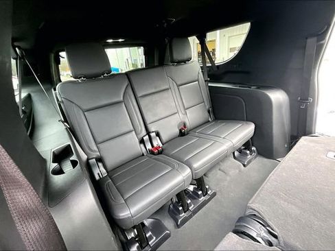 Used 2025 Chevrolet Suburban Z71 AWD/4WD image 26